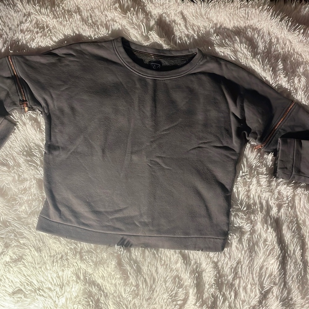 cropper grey sweatshirt with detachable sleeves